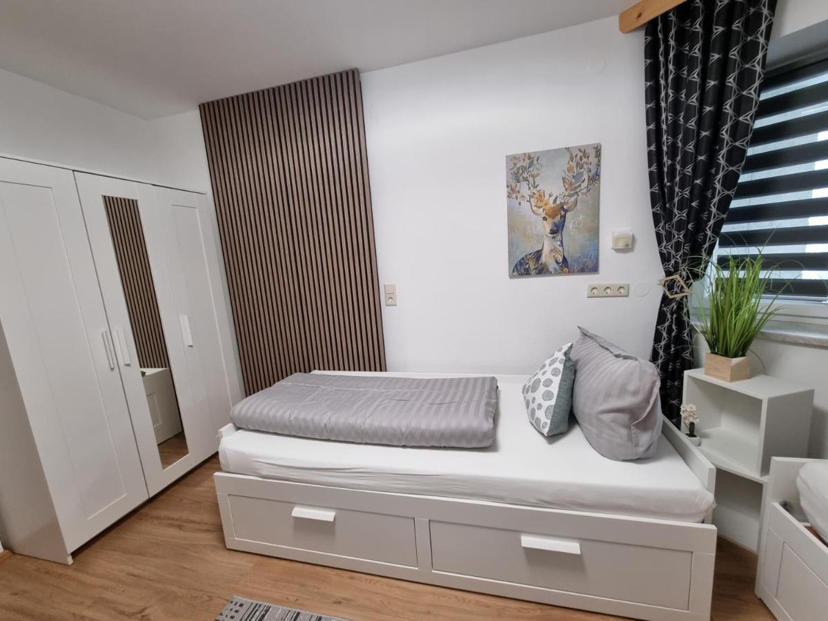 Enarina In Apartment